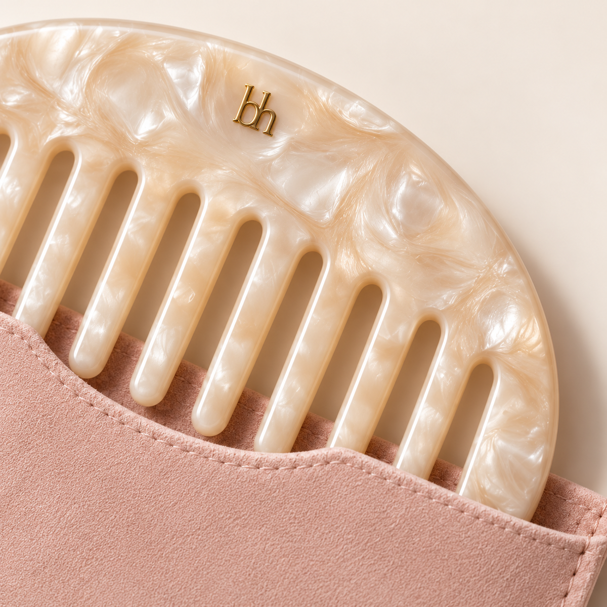 The Mini Pearl Comb